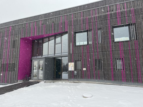 Das Familienzentrum in der Guerickestraße 79d befindet sich in der Nähe vom Ostpark, hinter dem Krankenhaus St. Josef.